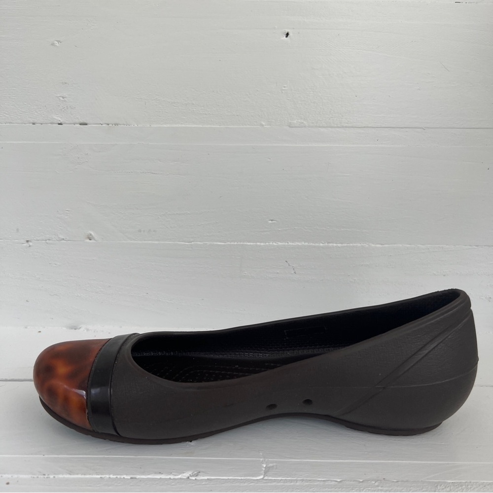 Crocs Brown Sandals Women's 7 Tortoise Shell Cap Toe Ballet Flats Mary Janes - Picture 6 of 8